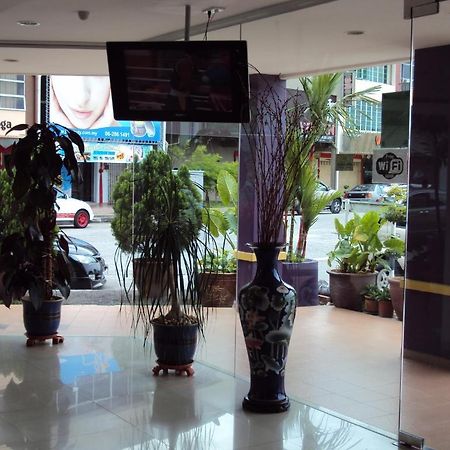 Golden Bay Hotel Malacca Esterno foto